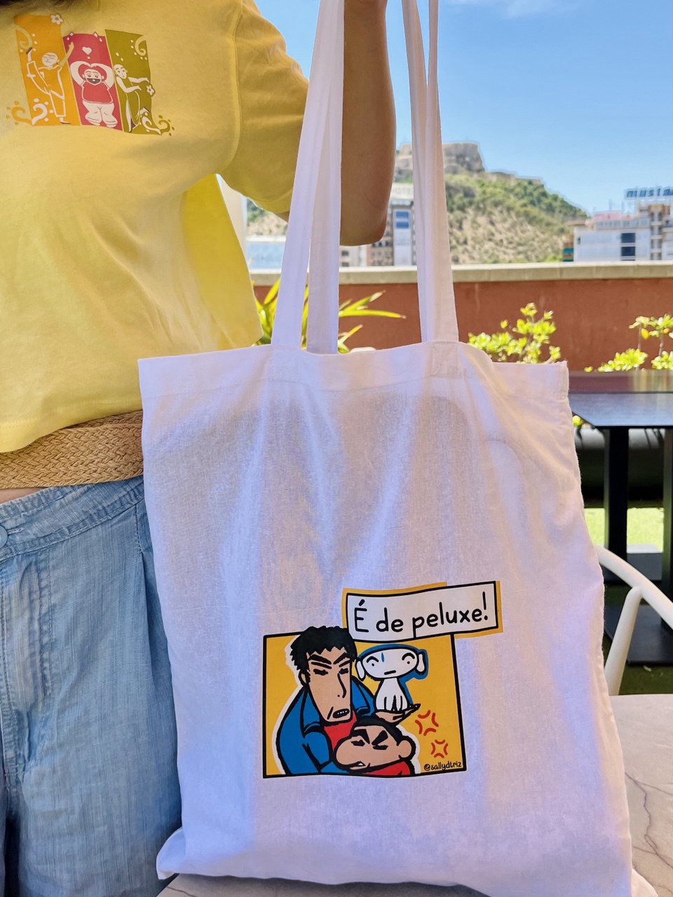 Tote Bag, estuche y pegatina de Shin Chan Peluxe